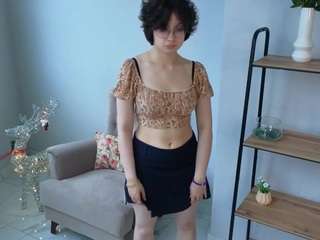 le modèle sindel-meby est en webcam porno dans un show sur le site camsoda, il possède les tags suivants: brown eyes,cum in pussy,deepthroat,dirty talk,erotic dance,no drinking,no smoking,orgasm,sex toys,skinny,hd
