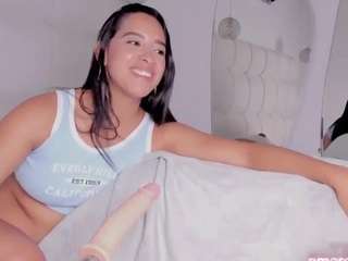 amara-rosseee's live room
