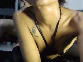 Este modelo está ao vivo agora. damnhell2