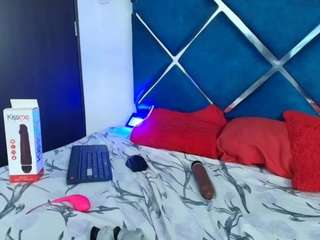 edwinboys's CamSoda show and profile