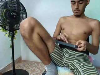 le modèle edwinboys est en webcam porno dans un show sur le site camsoda, il possède les tags suivants: american,dildo,sexting,orgasm,no smoking,no drinking,green eyes,gape,english,dominican,caucasian,anal toys,brutal,blowjob,black hair,big cock,big balls,average,atm,asshole