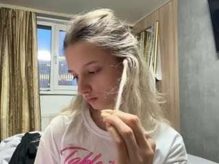 le modèle floridavanleuvan est en webcam porno dans un show sur le site camsoda, il possède les tags suivants: anal,ball sucking,blue eyes,body massage,doggy style,double penetration,facial piercings,fingering,gagging,no drinking,no smoking,skinny,teen 18,young adult,hd