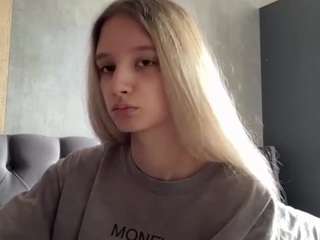Bu model şu anda canlı. floridavanleuvan