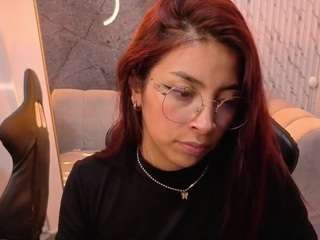 SKINNYLAURA