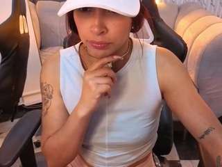 SKINNYLAURA
