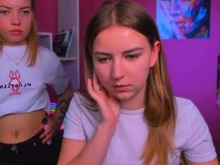 le modèle lina-moone est en webcam porno dans un show sur le site camsoda, il possède les tags suivants: dirty talk,doggy style,drinking,foot fetish,skinny,striptease,teen 18,twerk,young adult,hd