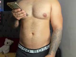 marllon123strong live webcam show