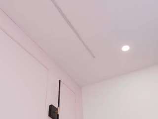 Mia Collins live cam preview