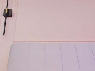 Mia Collins live cam preview