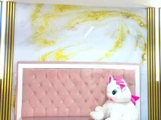 Samantha-Petite-Tf live cam preview