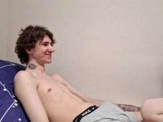 le modèle tishkaase est en webcam porno dans un show sur le site camsoda, il possède les tags suivants: american,korean,genital piercings,german,grandpa,gray eyes,green eyes,handjob,hazel eyes,japanese,latino,gape,living room,milk prostate,mustache,no drinking,orgasm,outside,sexting,smoking