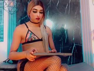 amanda-cax