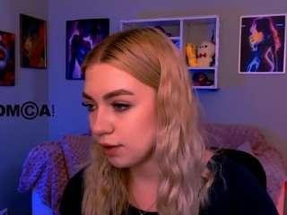 Live cam show with amelaya