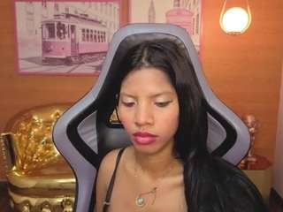 emily-smith-t live webcam show