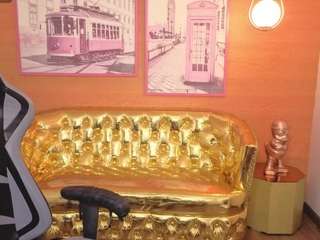 emily-smith-t live webcam show