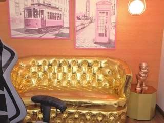 emily-smith-t live webcam show