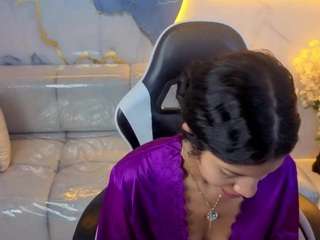 emily-smith-t