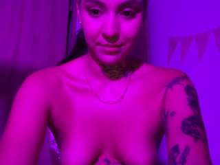 Эта модель сейчас онлайн. lauryncutie