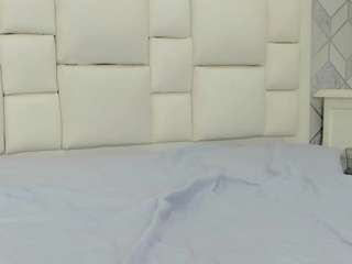 naia-cox live webcam show