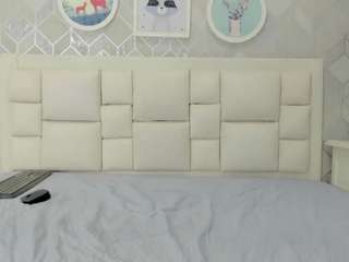 naia-cox live webcam show