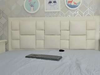 naia-cox live webcam show