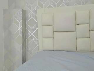 naia-cox live webcam show