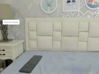 naia-cox live webcam show