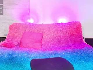 nyra-queen live webcam show