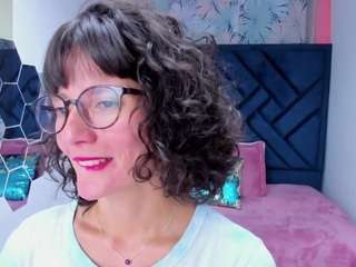 valery-more Live Webcam on CamSoda