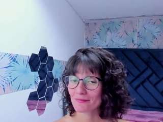 le modèle valery-more est en webcam porno dans un show sur le site camsoda, il possède les tags suivants: anal,lovense,toys,striptease,smoking,skinny,sex toys,pov,orgasm,natural,naked,mature,handjob,anal toys,gray eyes,fuck machine,foot fetish,erotic dance,drinking,double penetration