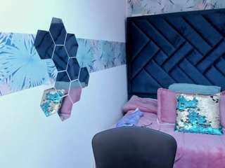 valery-more Live Webcam on CamSoda