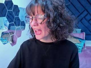 Questo modello è in diretta ora. valery-more