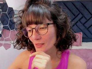valery-more Sex Cam Show