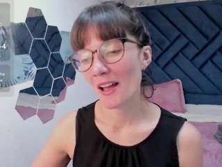 valery-more Sex Cam Show