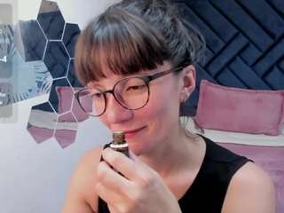 valery-more Sex Cam Show