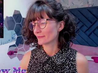 valery-more live webcam show