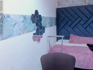 valery-more live webcam show