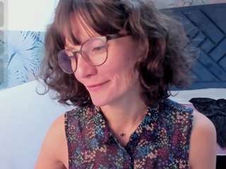 valery-more live webcam show