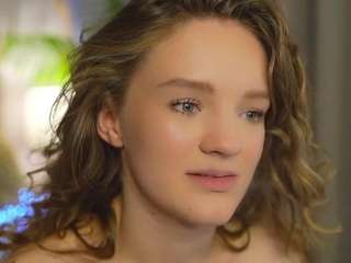 MariaMedow live cam preview