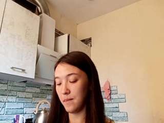 MichikoMccoil live cam — ass bouncing, black hair, brown eyes