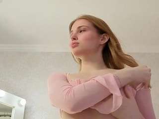 le modèle wtffox est en webcam porno dans un show sur le site camsoda, il possède les tags suivants: ass bouncing,ass clapping,ass to mouth,blowjob,brown eyes,cock rating,cowgirl,doggy style,no drinking,no smoking,red hair,skinny,small tits,hd