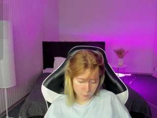 Live cam show with Elira-Vane