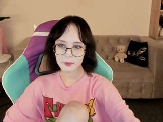 lilac-muse live webcam show