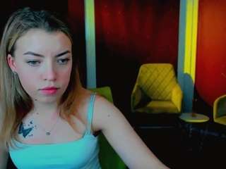 le modèle samanta-drive est en webcam porno dans un show sur le site camsoda, il possède les tags suivants: cute,dirty talk,drinking,erotic,skinny,tease,teen 18,young adult,hd,small tits