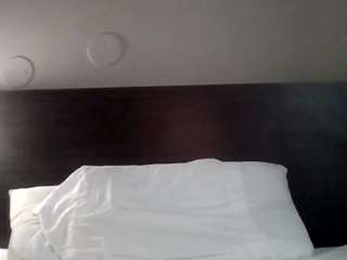 tallhungcloudyy webcam model