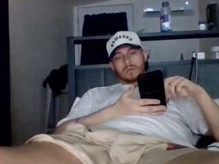tallhungcloudyy webcam model