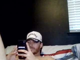 Tallhungcloudyy's cam show statistics and live stream