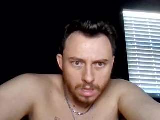 tallhungcloudyy webcam model