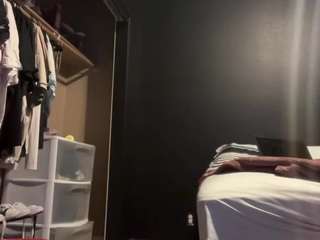 tallhungcloudyy live webcam show