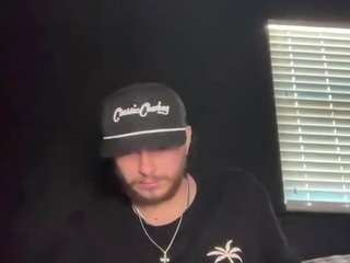 tallhungcloudyy live webcam show